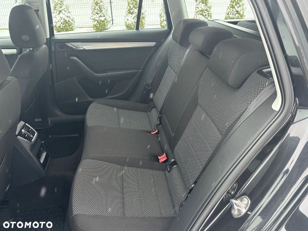 Skoda Octavia 2.0 TDI DSG Ambition - 12