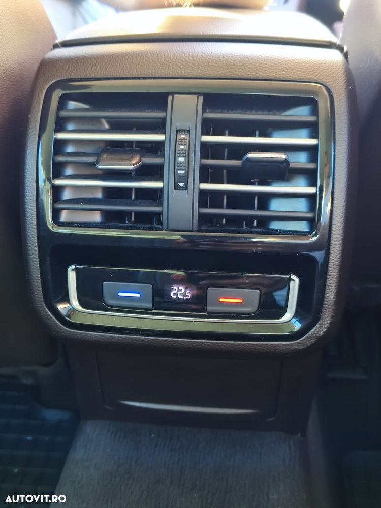 Volkswagen Passat - 11