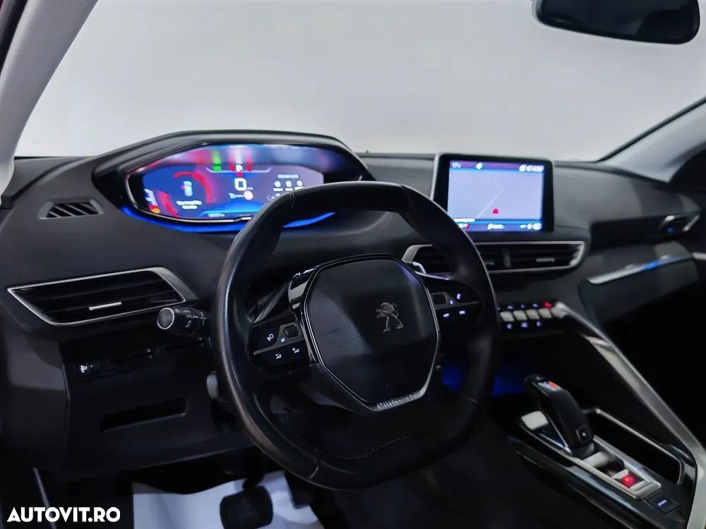 Peugeot 3008 1.2 PureTech S&S EAT8 Allure - 11