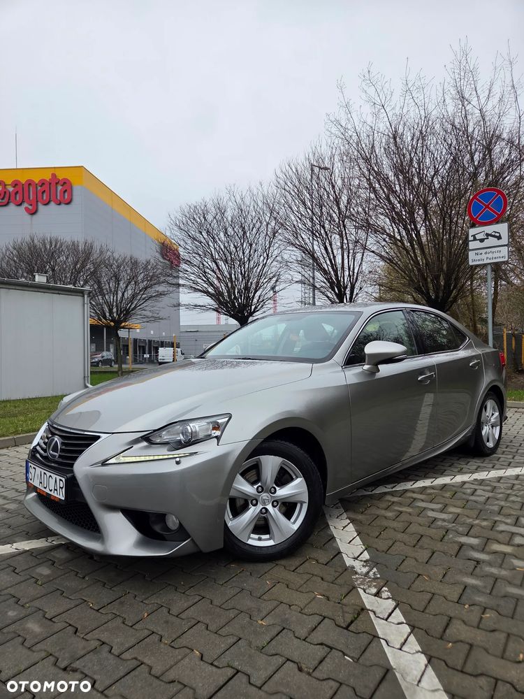 Lexus IS 300h Elite - 4