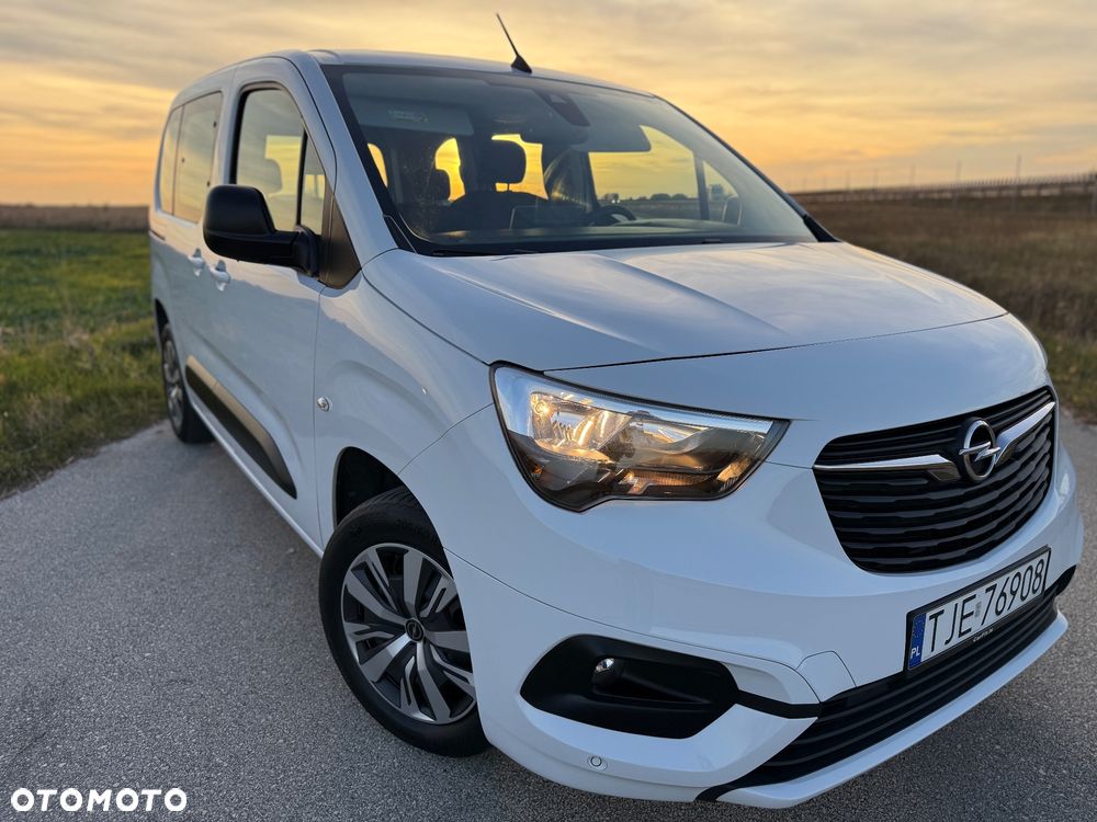 Opel Combo 2022 photo 2