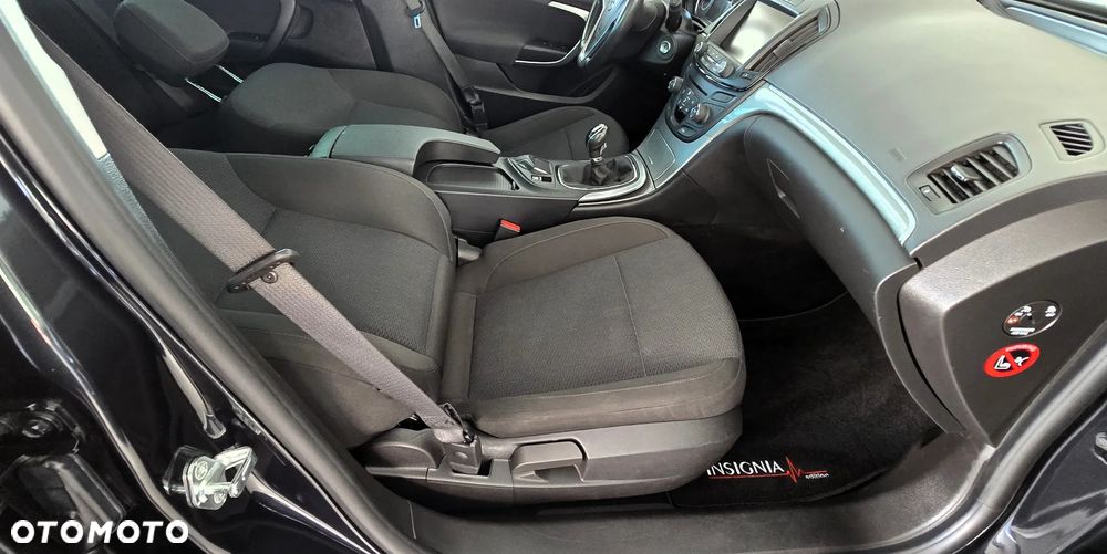Opel Insignia - 29
