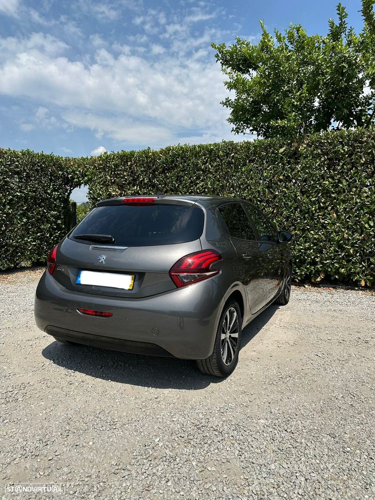 Peugeot 208 1.2 PureTech Signature - 6