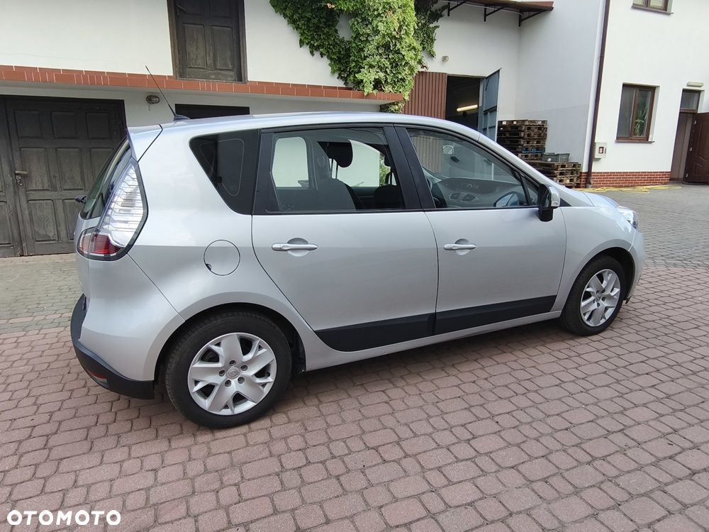 Renault Scenic 1.6 16V 110 TomTom Edition - 10