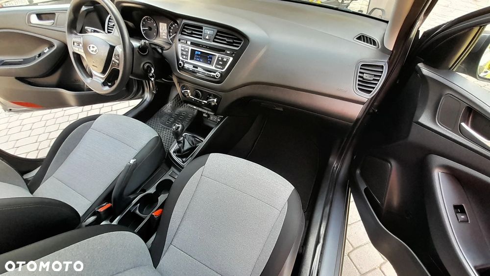 Hyundai i20 - 15