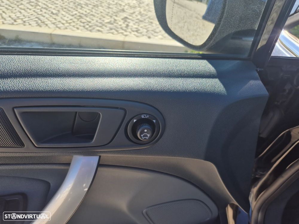 Ford Fiesta 1.4 TDCI Titanium - 12