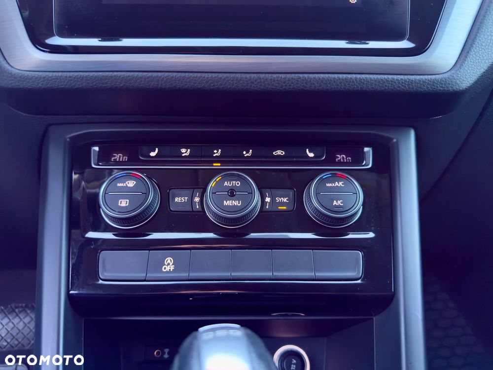 Volkswagen Touran 2.0 TDI SCR DSG Comfortline - 31