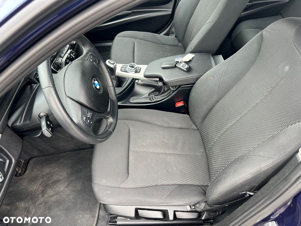 BMW Seria 3 318i Edition Luxury Line Purity - 14