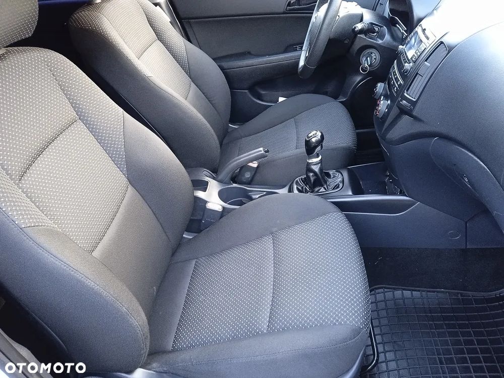 Hyundai i30 1.4 Classic + - 8