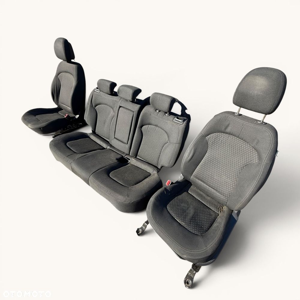 Fotele Kanapa komplet Hyundai IX35 2013r - materiałowe UK - 1000zł komplet - 2