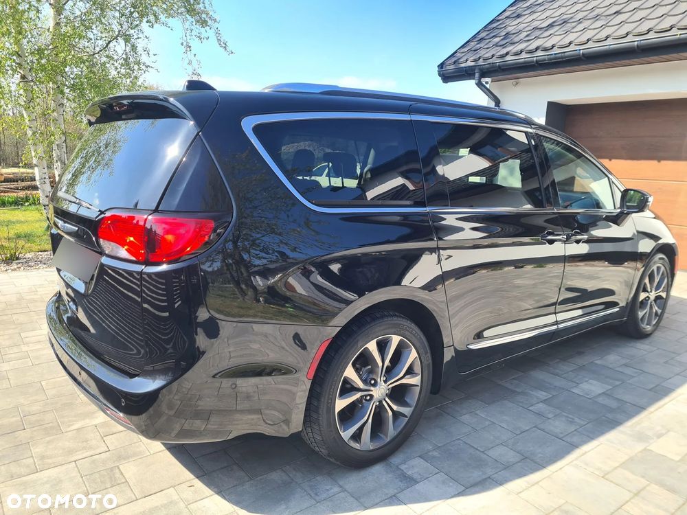 Chrysler Pacifica - 3