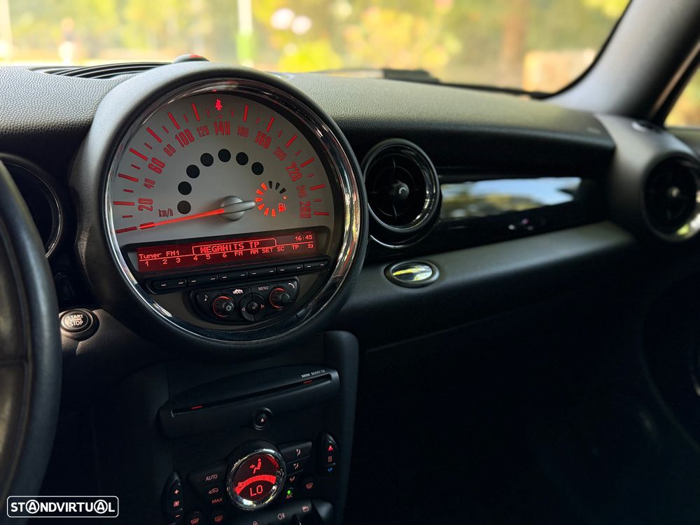 MINI 3 Portas Cooper D - 12