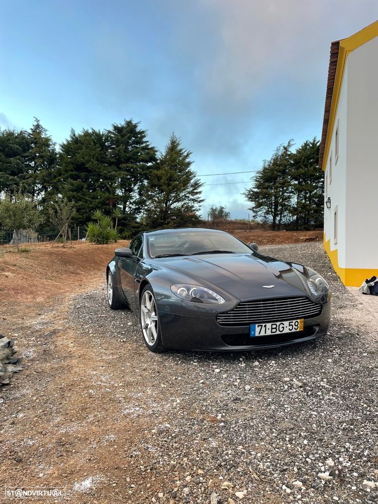 Aston Martin Vantage Coupe V8 - 2