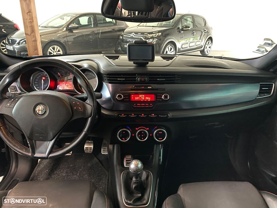 Alfa Romeo Giulietta 2.0 JTDm Distinctive - 8