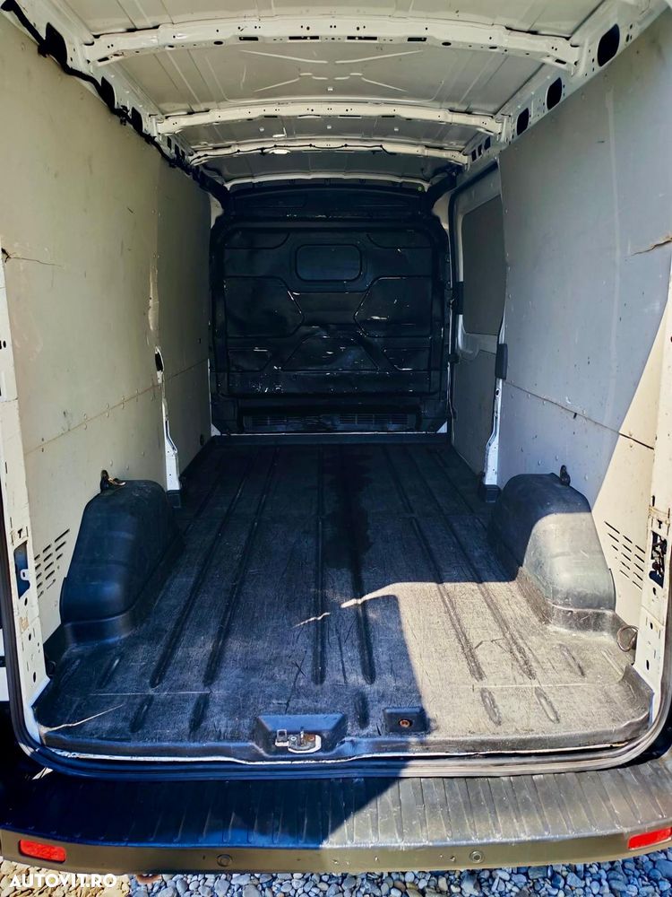 Ford Transit - 10