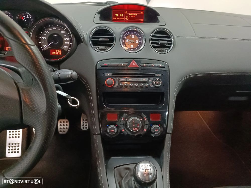 Peugeot RCZ 1.6 200 THP Onyx - 23