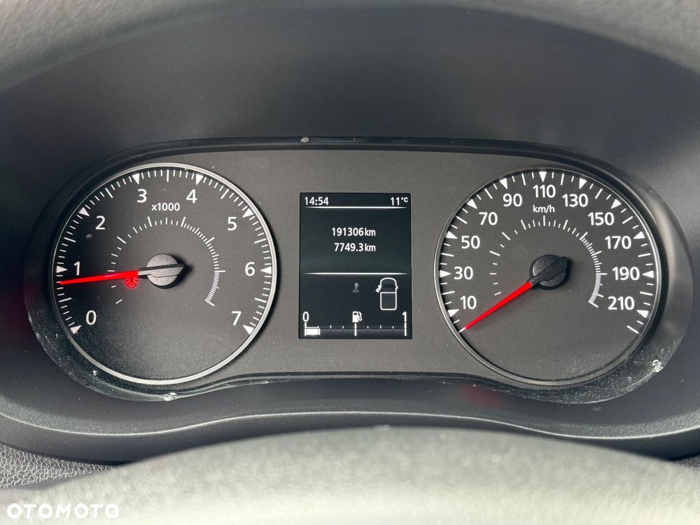 Nissan NV400 - 14