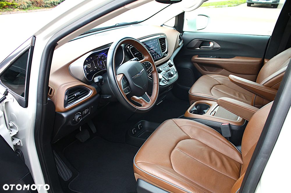 Chrysler Pacifica - 13