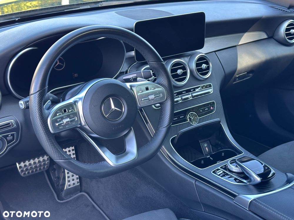Mercedes-Benz Klasa C 300 9G-TRONIC - 9