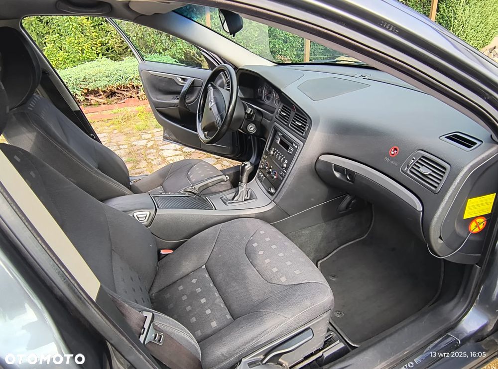 Volvo S60 2.4D Momentum - 6