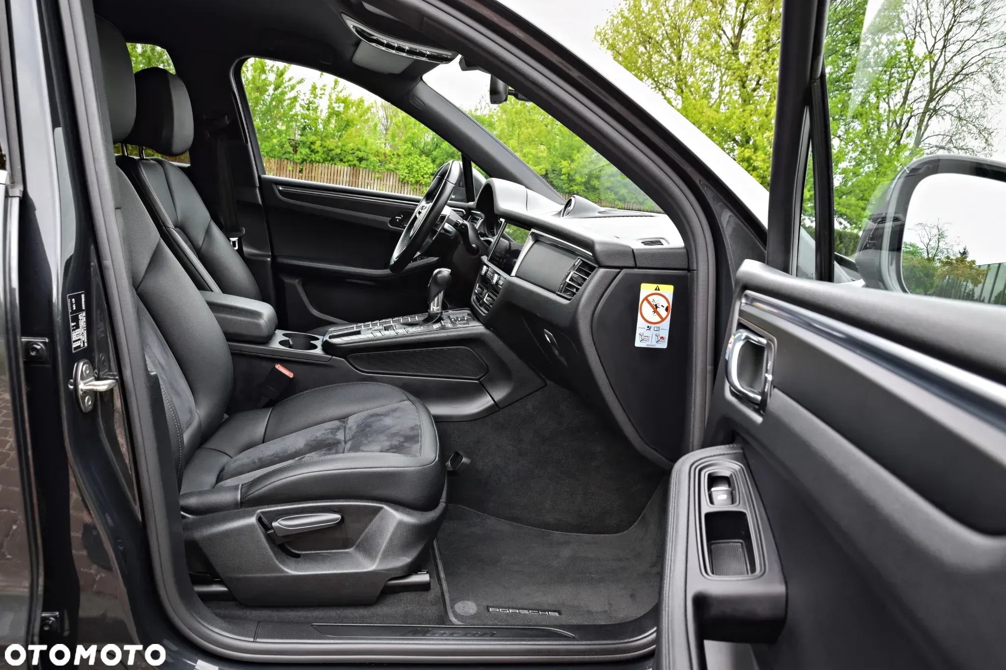 Porsche Macan Standard - 24