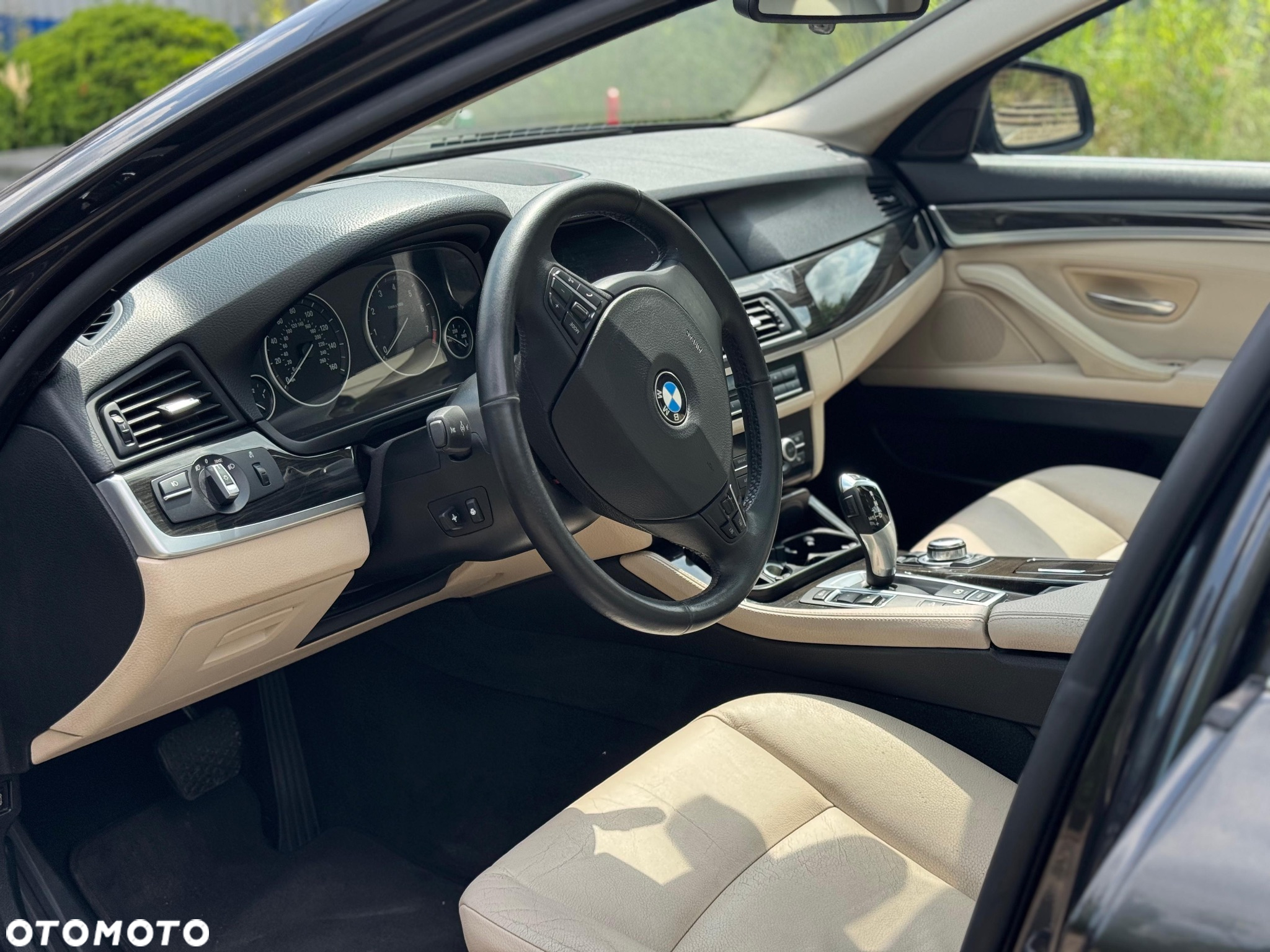 BMW Seria 5 528i xDrive Luxury Line - 11