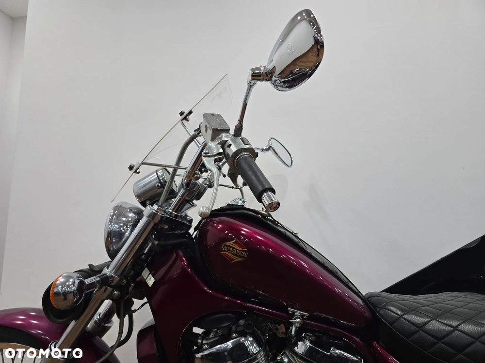 Suzuki Intruder - 14