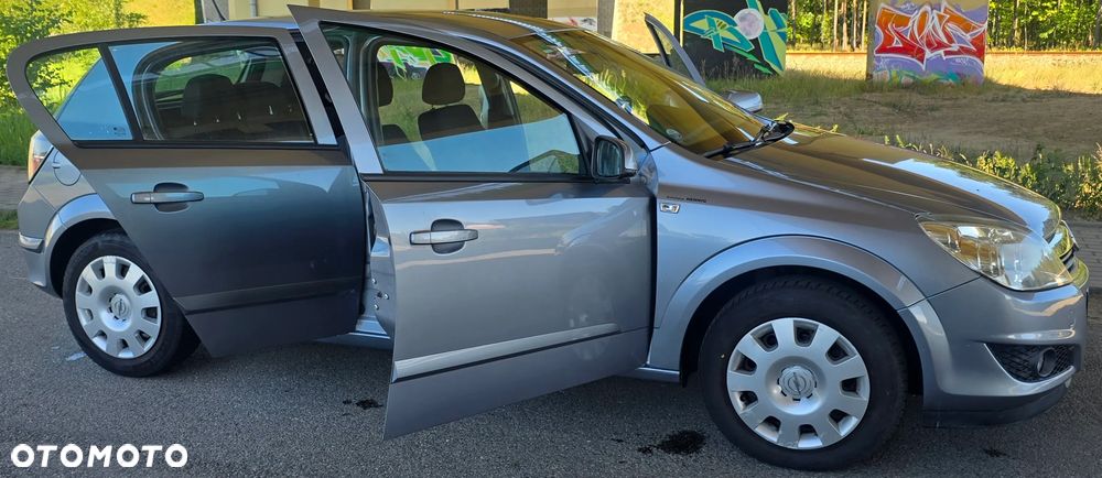 Opel Astra 1.4 150 Jahre - 14
