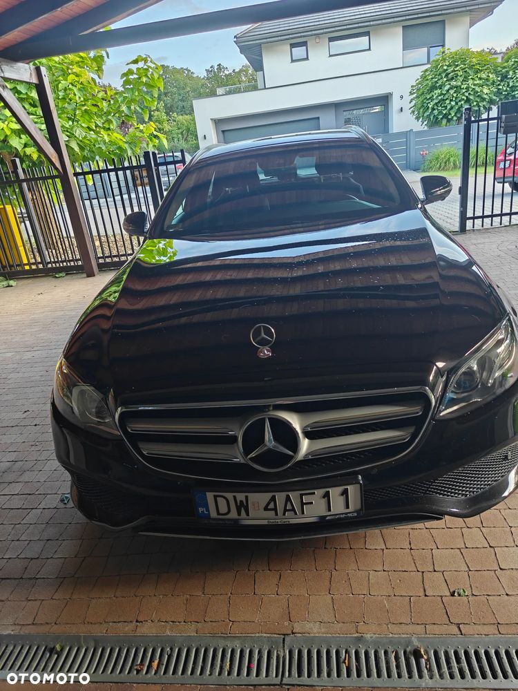 Mercedes-Benz Klasa E 220 d 4-Matic 9G-TRONIC - 4