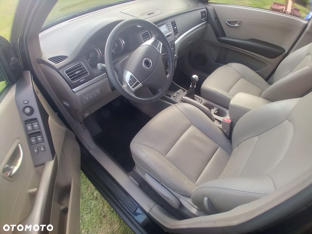 KG Mobility Korando 2013 photo 5