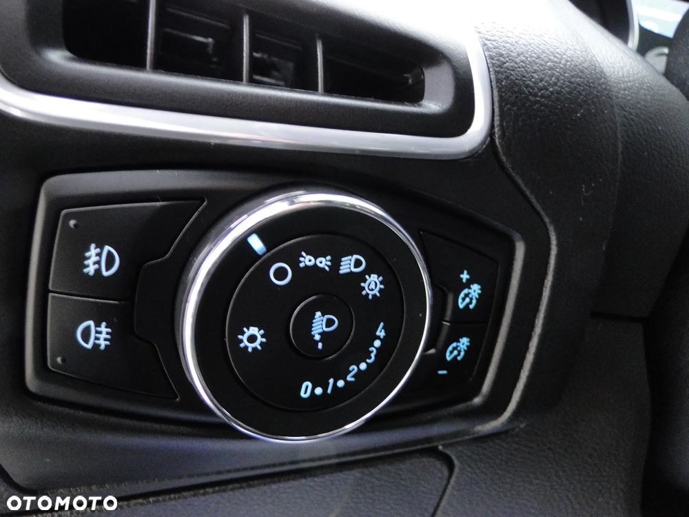 Ford Focus 1.6 TDCi DPF Titanium - 19