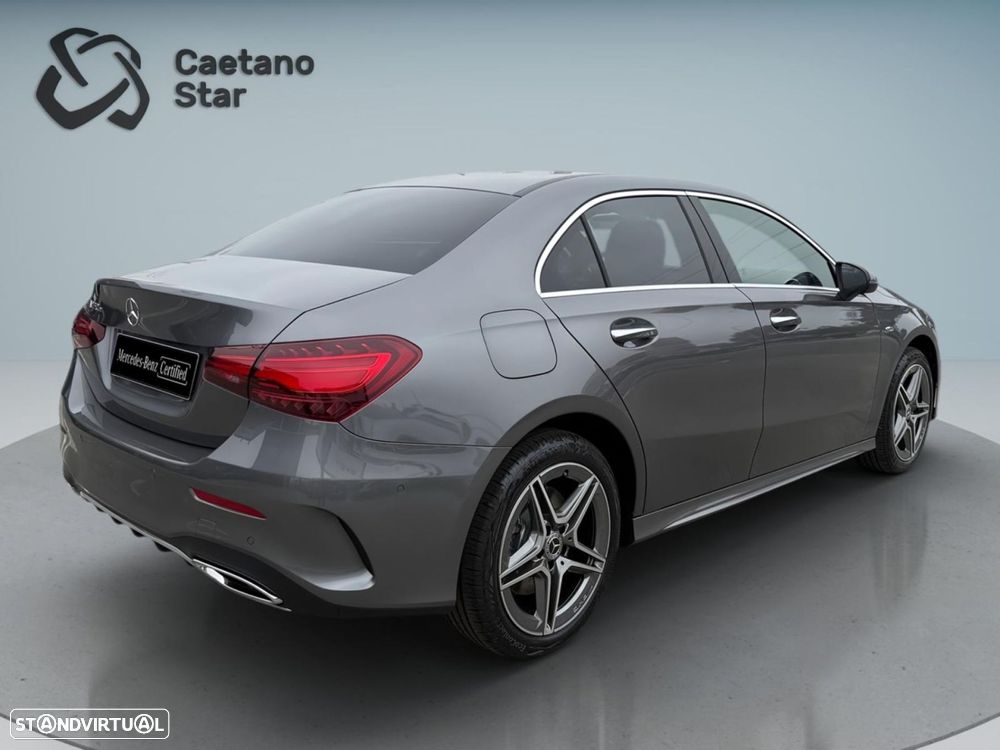 Mercedes-Benz a-250-limousine e - 8