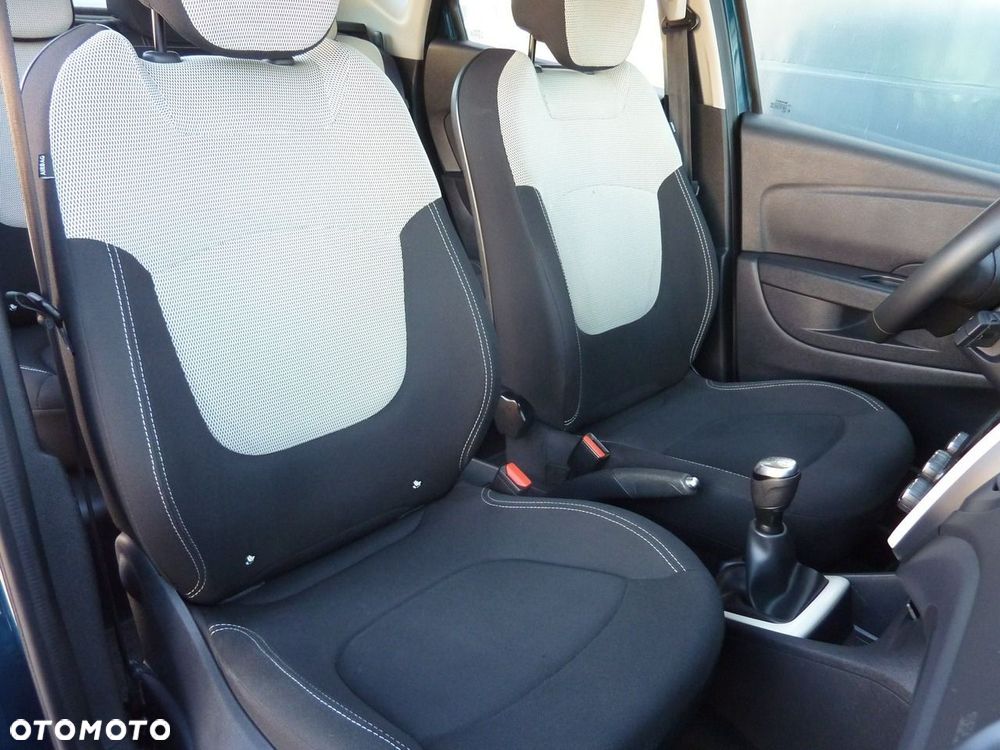 Renault Captur - 16