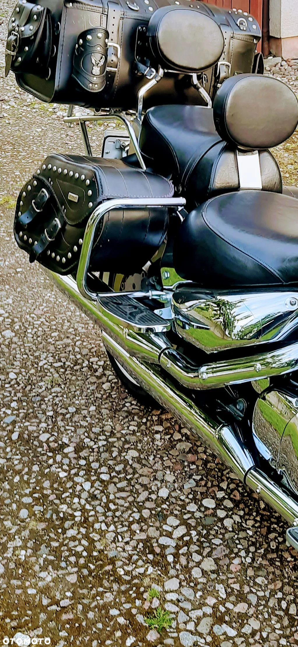 Suzuki Intruder - 8