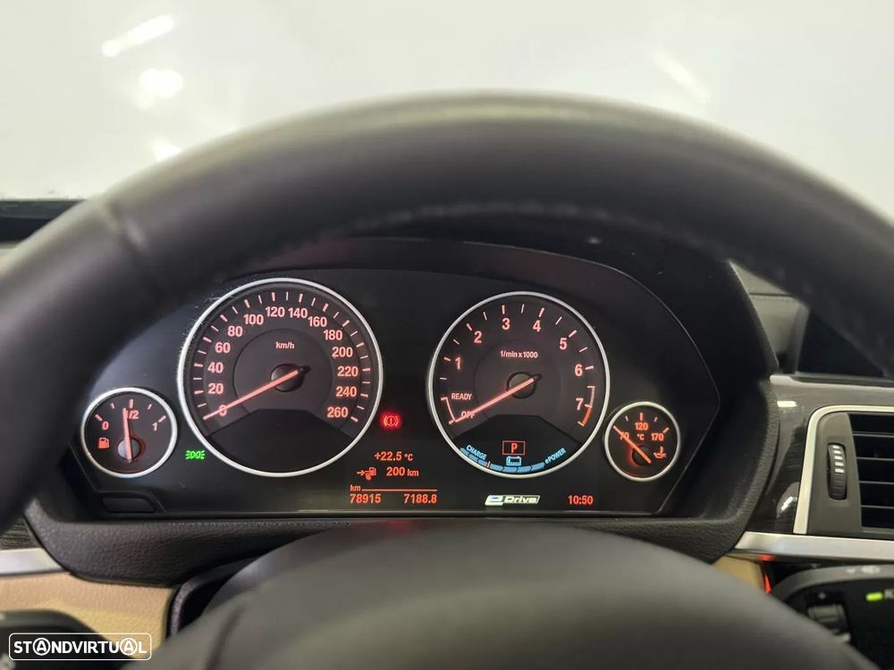 BMW 330 e iPerformance Line Luxury - 29