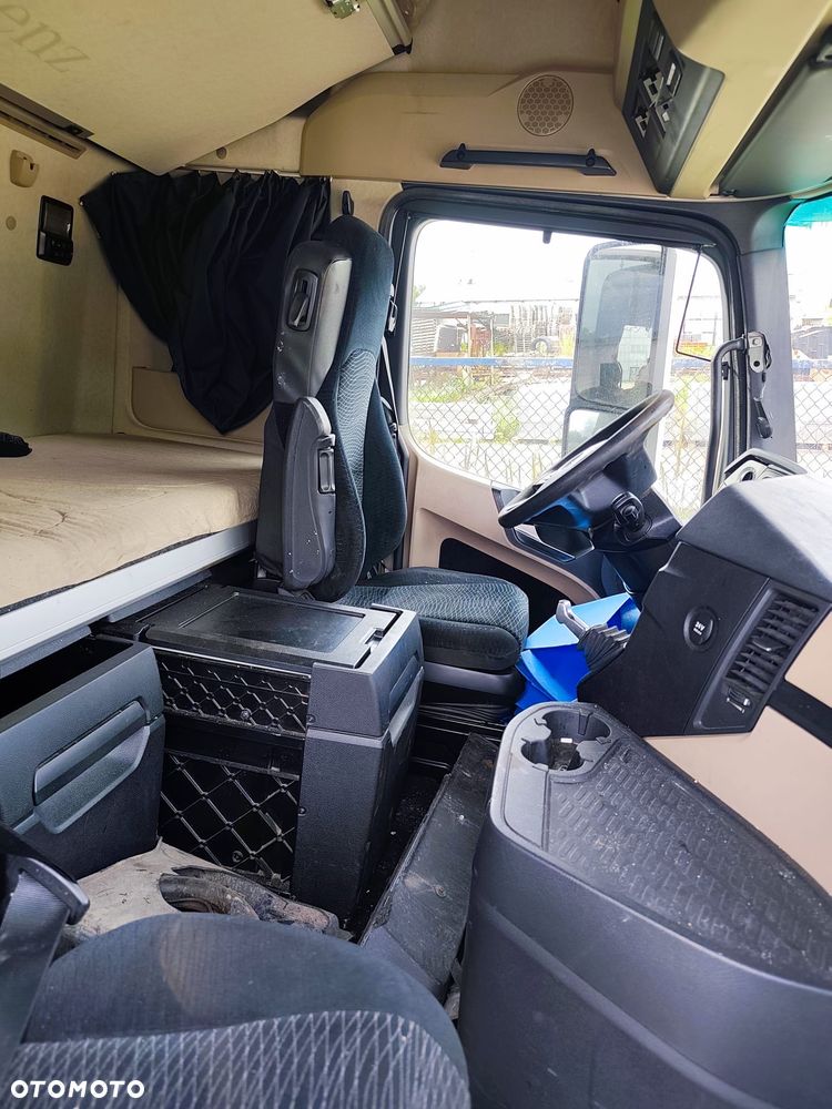 Mercedes-Benz Actros - 15