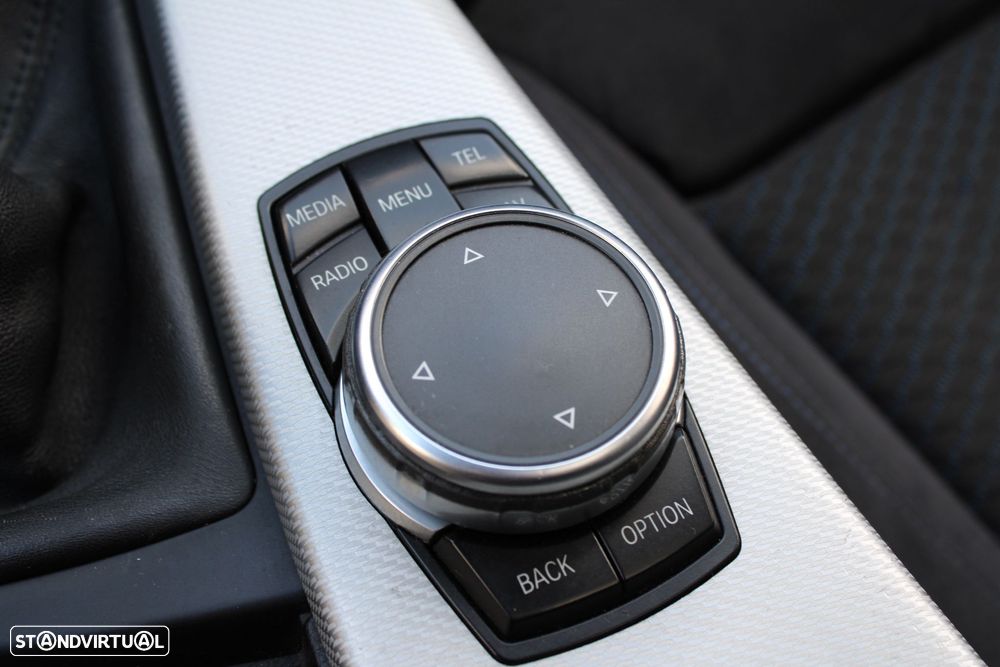 BMW 320 d Pack M - 14