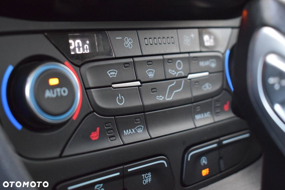 Ford Tourneo Connect Grand - 22