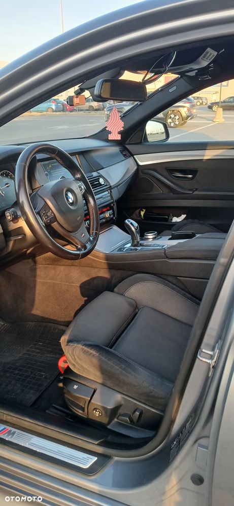 BMW Seria 5 528i xDrive - 9
