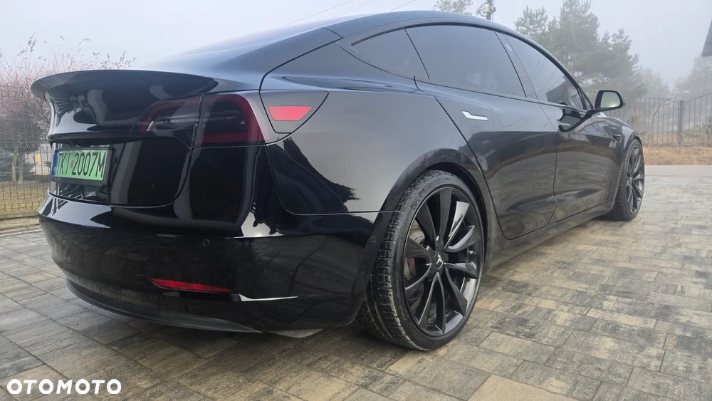 Tesla Model 3 Langstreckenbatterie Allradantrieb Dual Motor Performance - 4