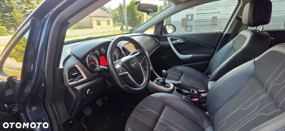 Opel Astra 1.6 Turbo 150 Jahre - 28