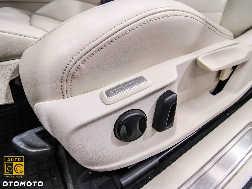 Volkswagen Passat - 33