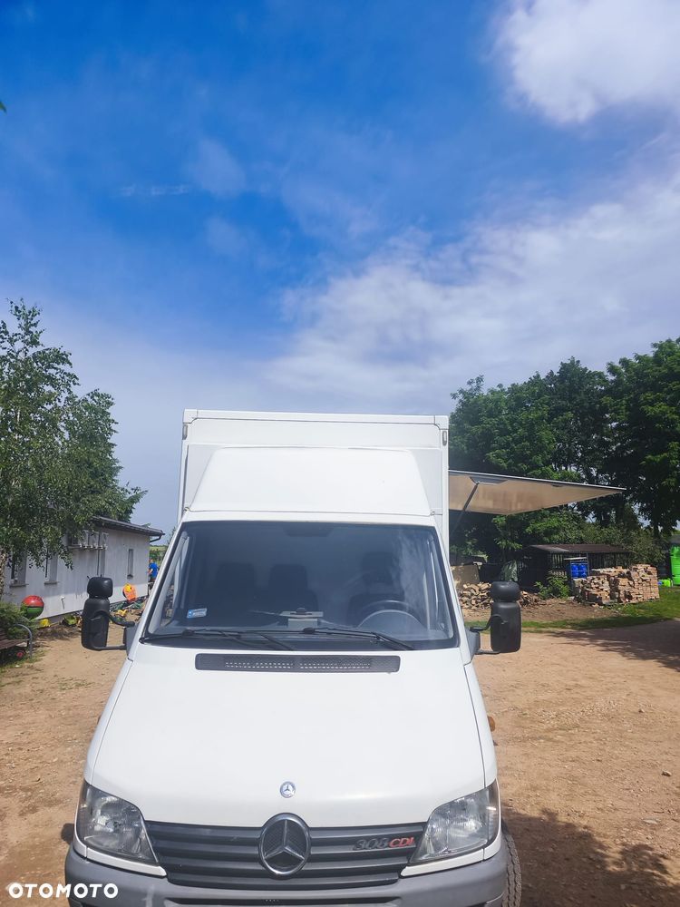 Mercedes-Benz Sprinter - 15