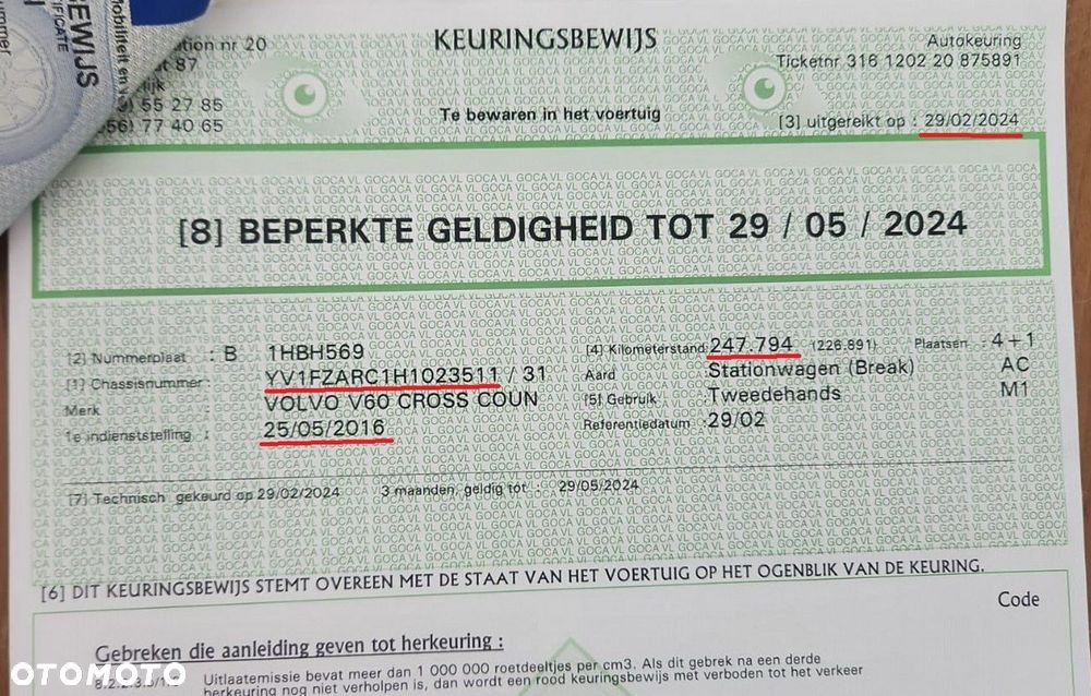 Volvo V60 Cross Country D3 Drive-E Summum - 3