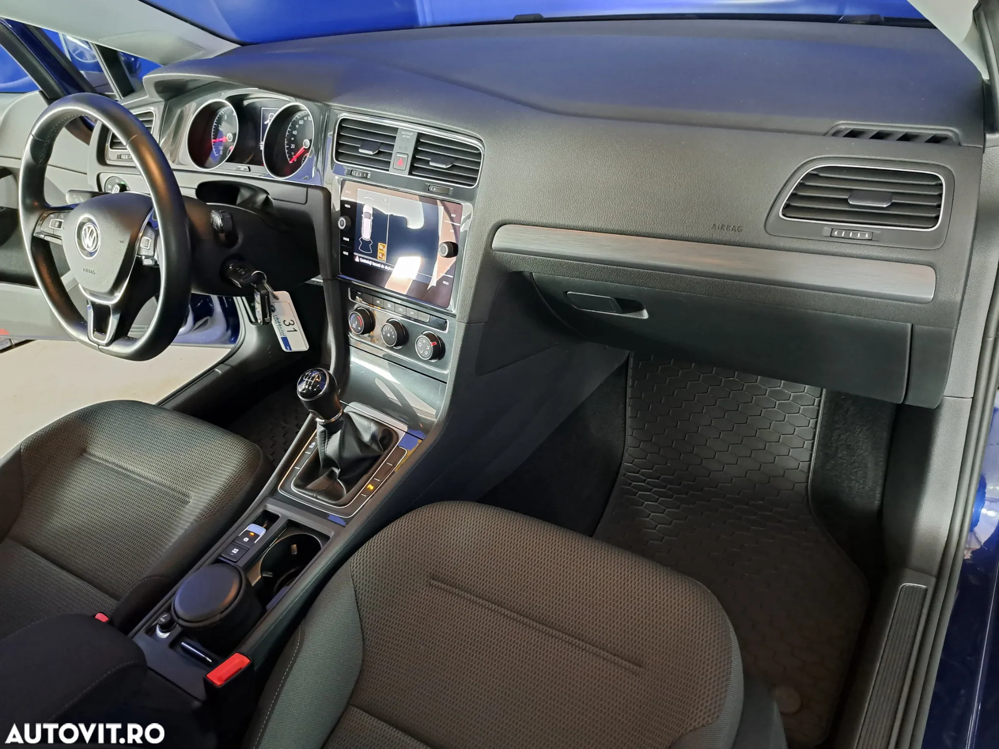 Volkswagen Golf - 17