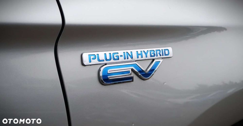 Mitsubishi Outlander - 11