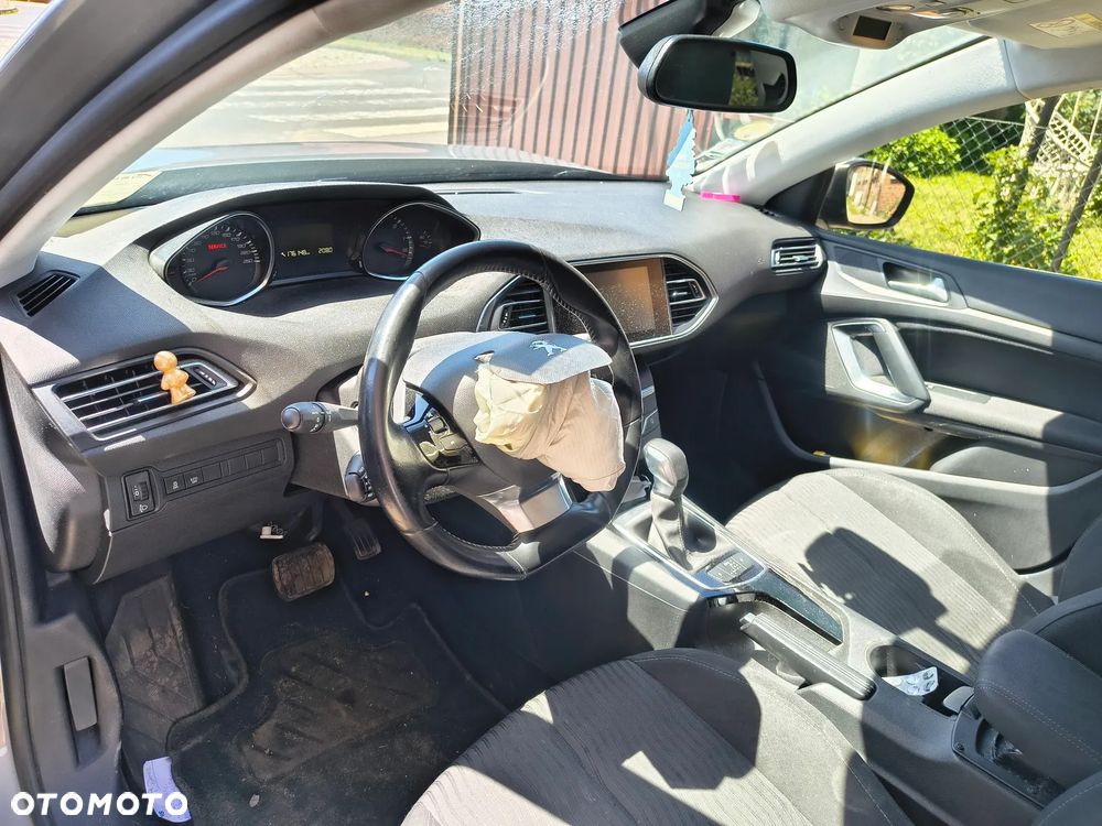 Peugeot 308 - 18