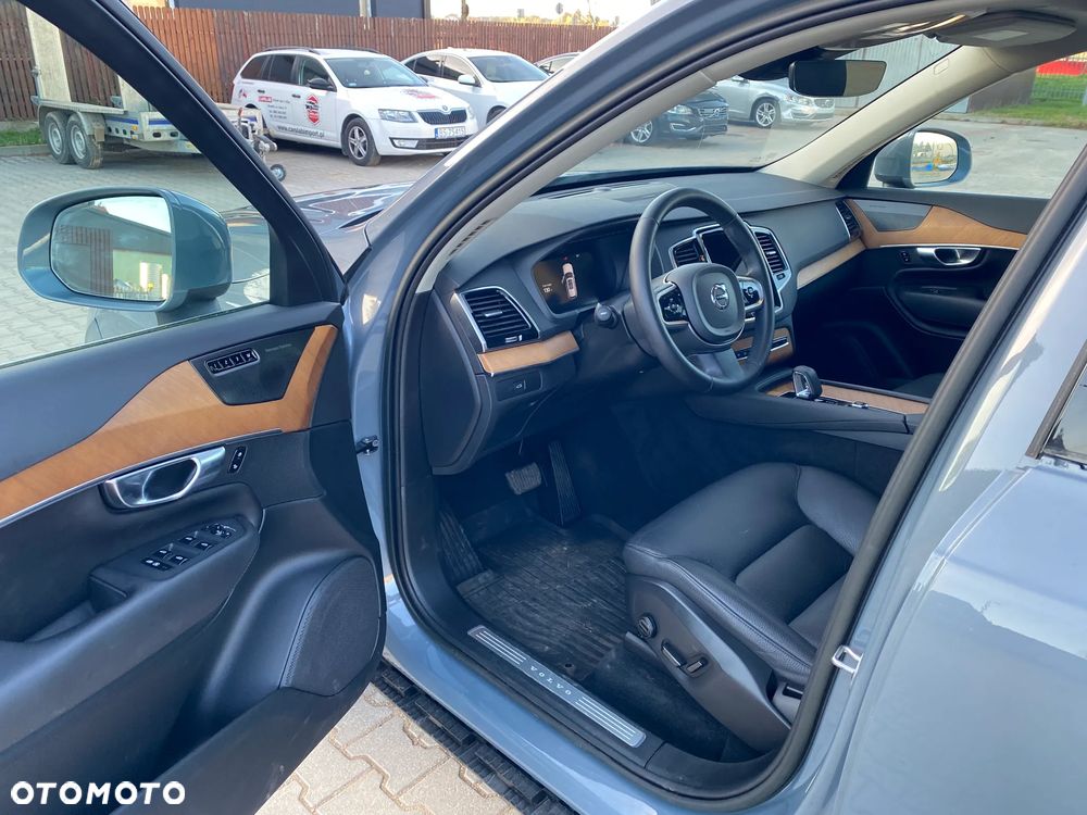 Volvo XC 90 - 32