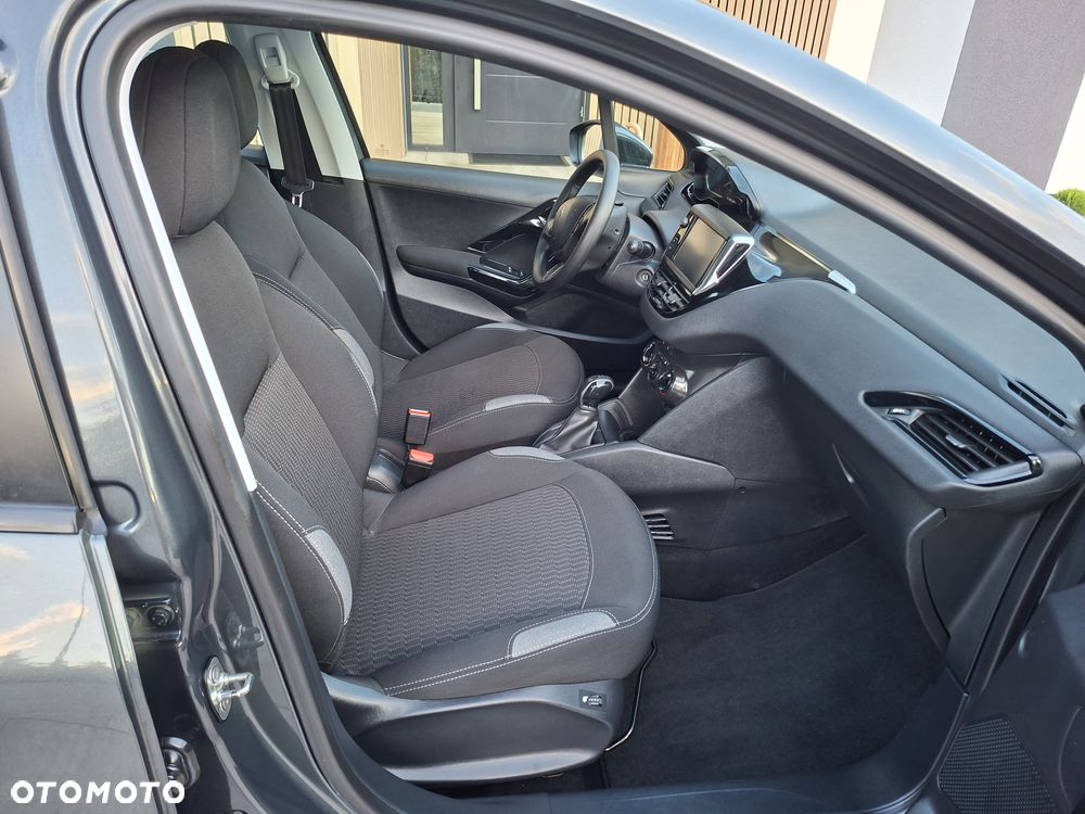 Peugeot 208 - 7