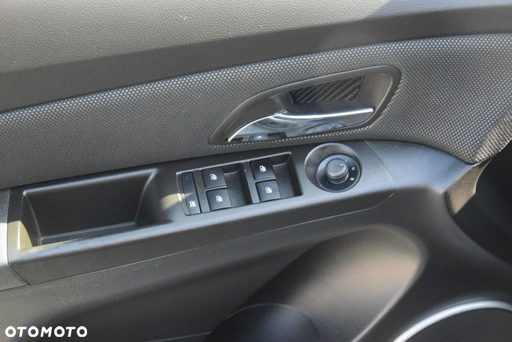 Chevrolet Cruze - 23